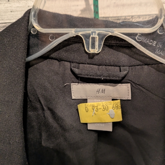 H&M Classic Black Blazer Size XL - Picture 4 of 6